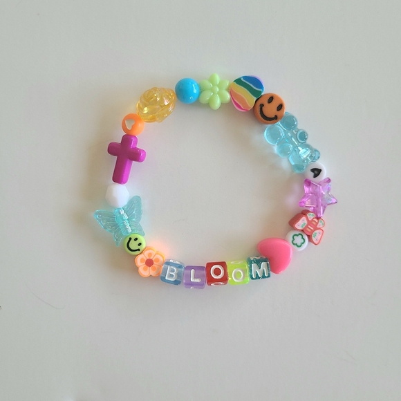 Bloom Y2k Beaded Bracelet - Picture 3 of 5